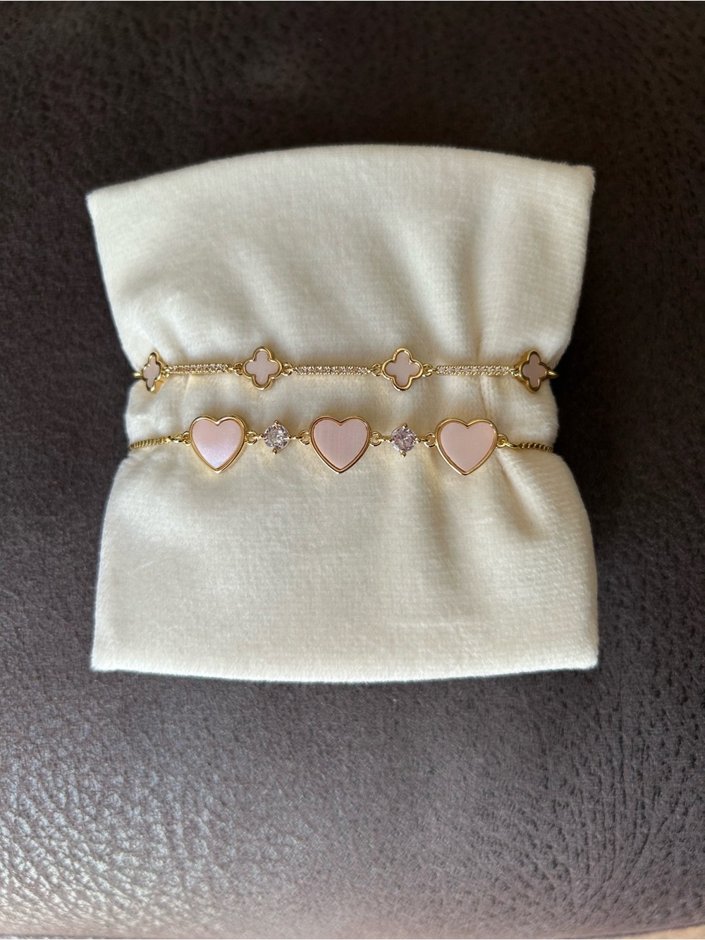 EyeCandy Los Angeles Gold-Tone Pink Heart & Clover Adjustable Slider Bracelet Se